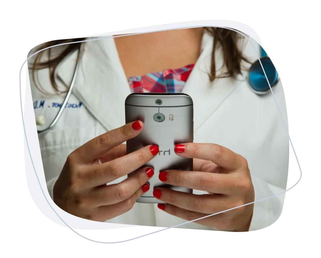 An intensivist consulting using Omnicure mobile application